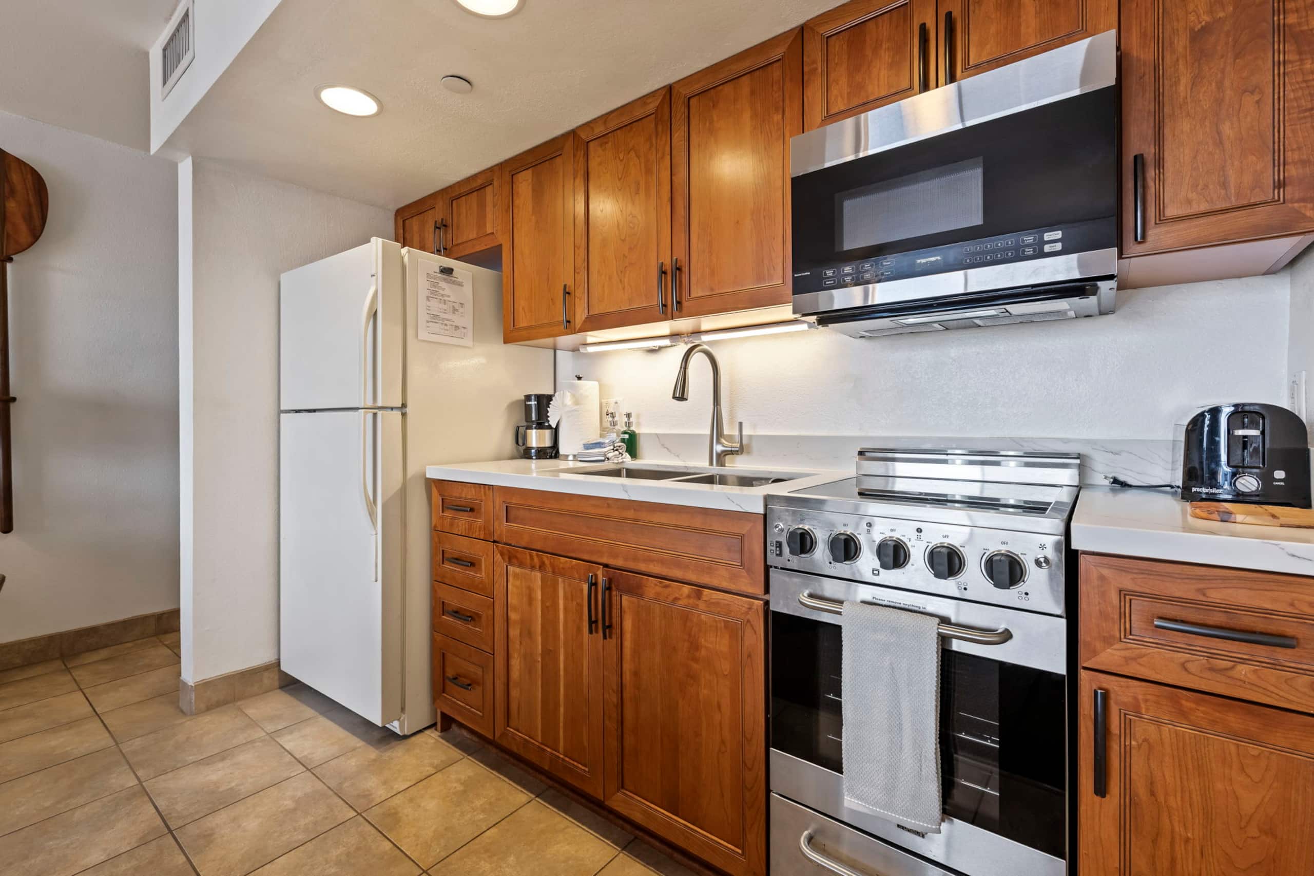 Condo in Lahaina · ★4.9 · Studio · 2 beds · 1 private bath - Image 15