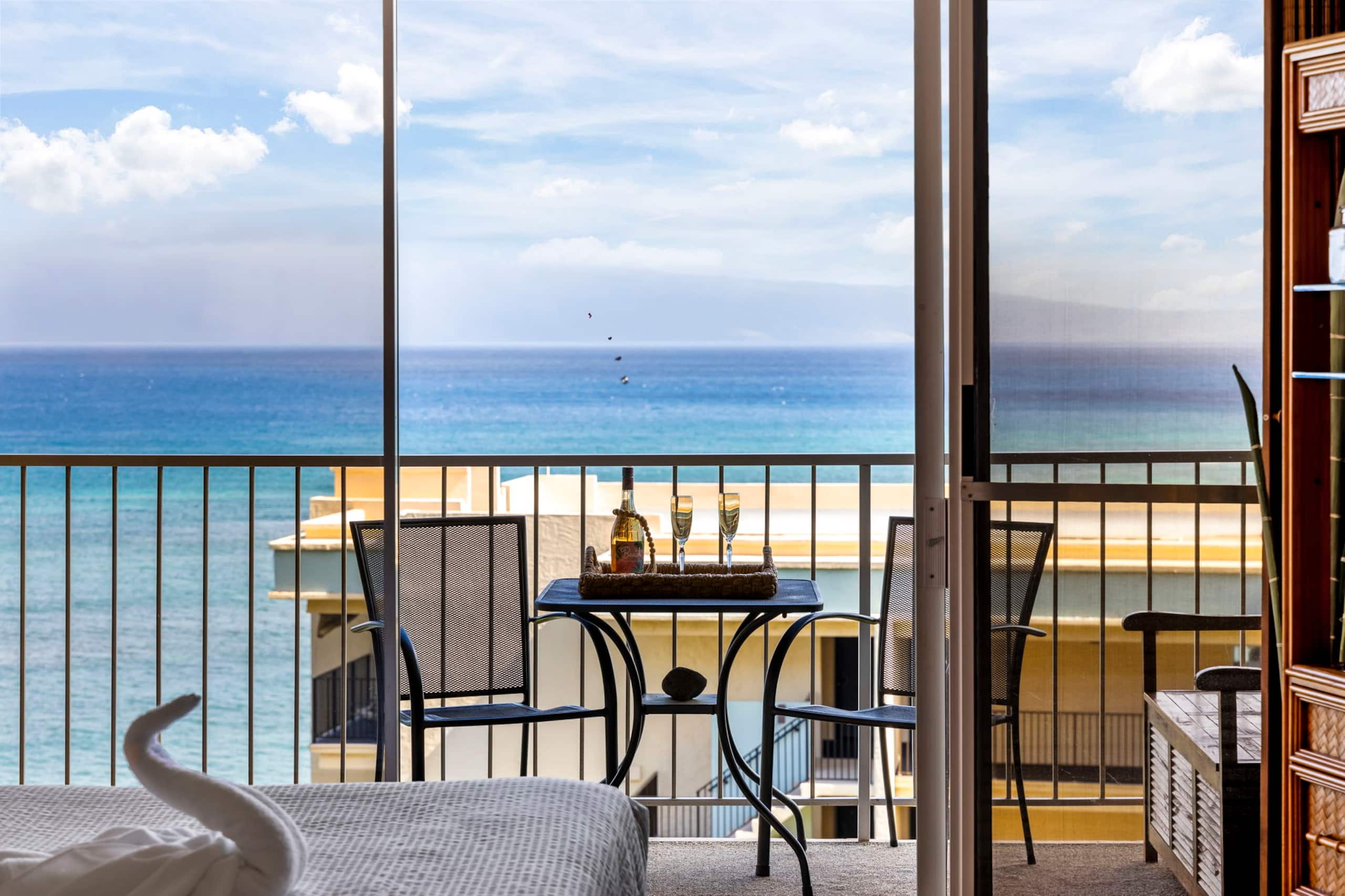 Condo in Lahaina · ★4.9 · Studio · 2 beds · 1 private bath - Image 8