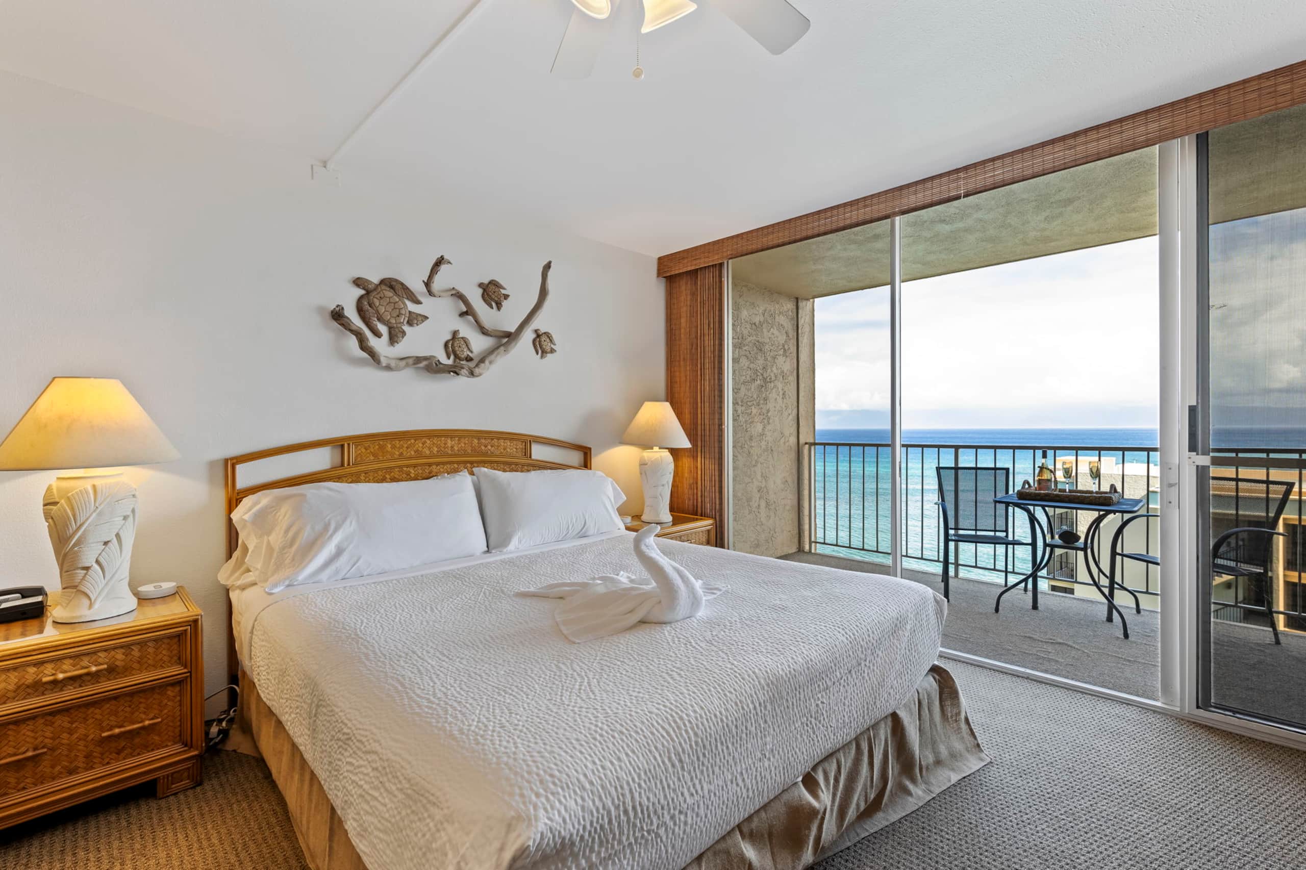 Condo in Lahaina · ★4.9 · Studio · 2 beds · 1 private bath - Image 3