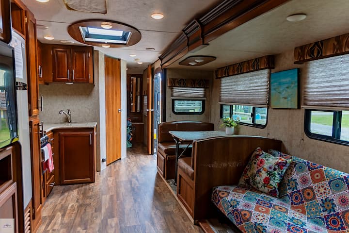 Glamping Camper 32' - Grand Isle, LA