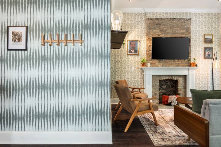 Wrigleyville 3BD Condo gallery image 5