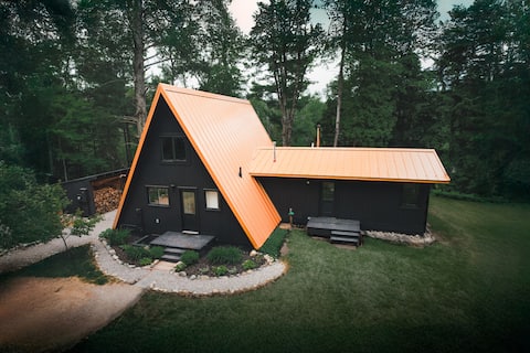 The A-Frame at Finch Creek - Secluded w/ Hot Tub