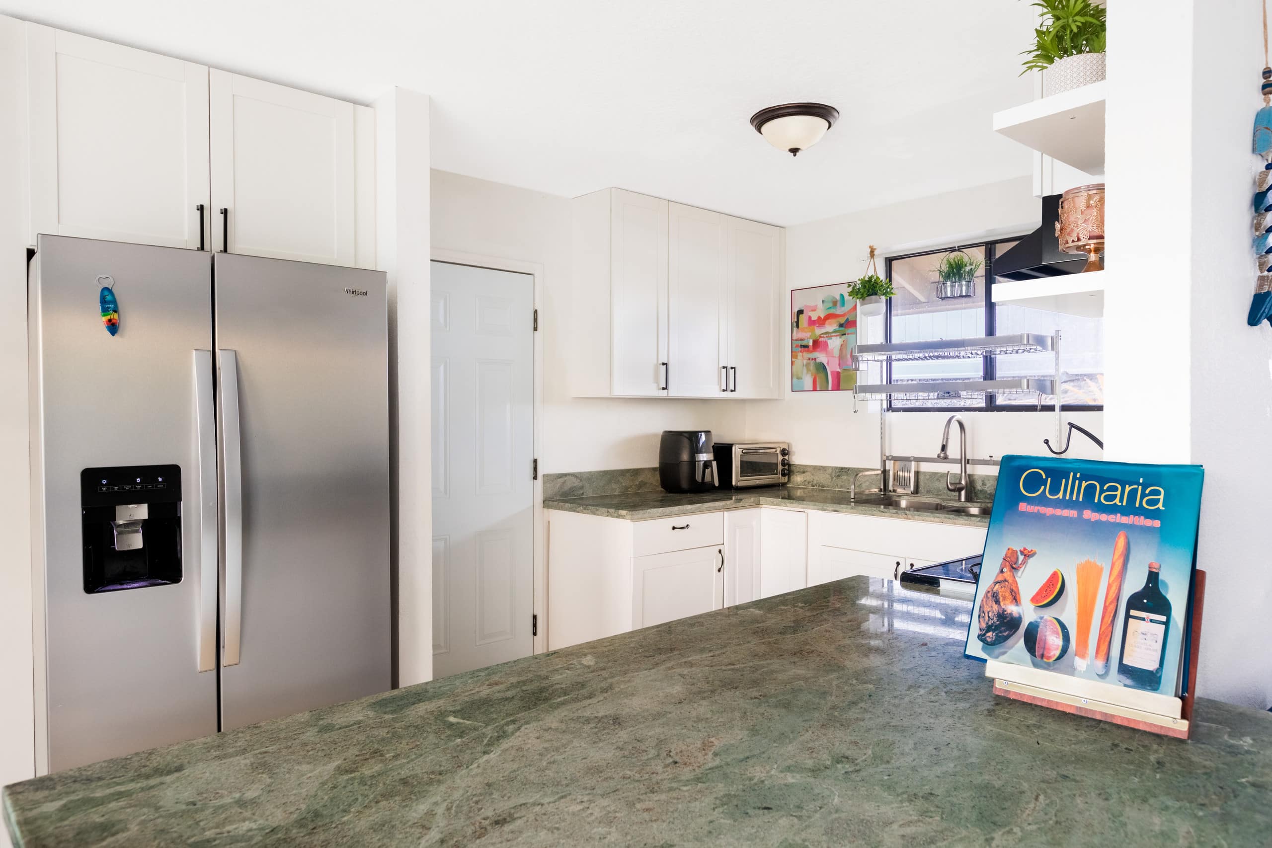 Home in Kailua-Kona · ★5.0 · 5 bedrooms · 5 beds · 2 private baths - Image 12