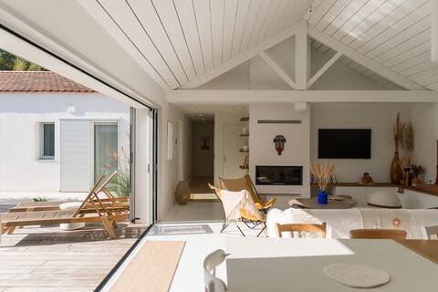 Top Airbnb: Villa Shaka: between forest, marsh and sea - 4* in Longeville Sur Mer