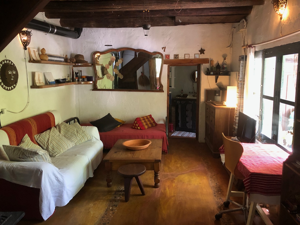 Top Airbnb: Country house with pool 15 km from Granada in Güéjar Sierra