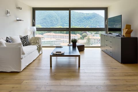 Top performing Airbnb: [IlFlat by the Lake]-Parking & Terrace with a View in Cernobbio
