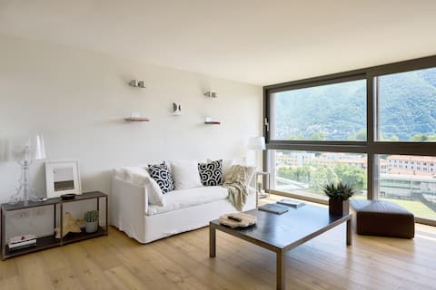 [IlFlat by the Lake]-Parking & Terrace with a View