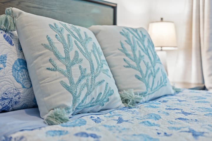 +Cama individual
Televisor de +45pulgadas
+Armario