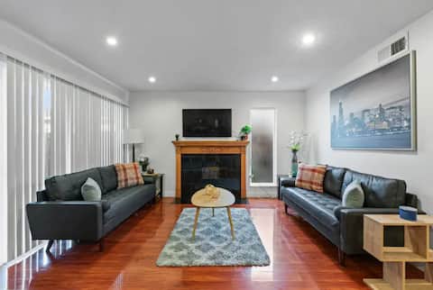 Elegant 4-Bedroom, 2-Bath Home Near Shopping Mall