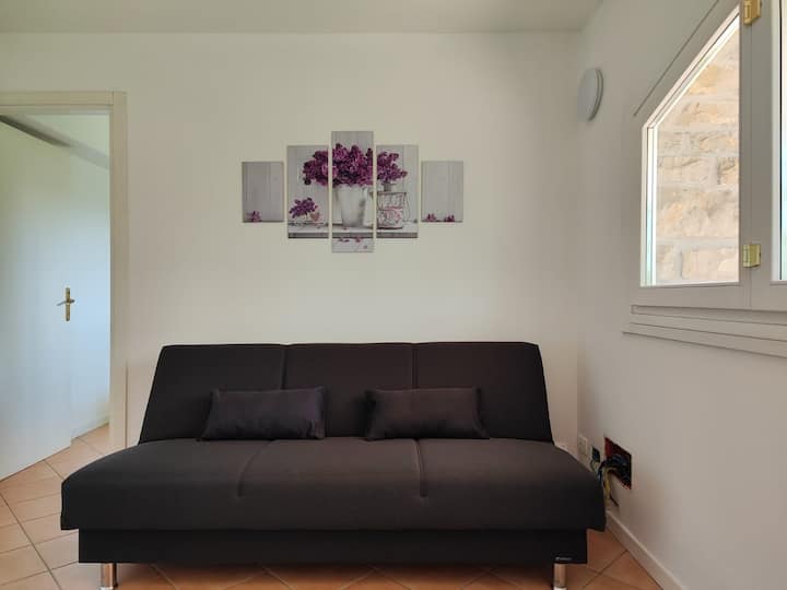 Iseo Lakeview: A Quiet Flat In The Castle Grounds - Sarnico