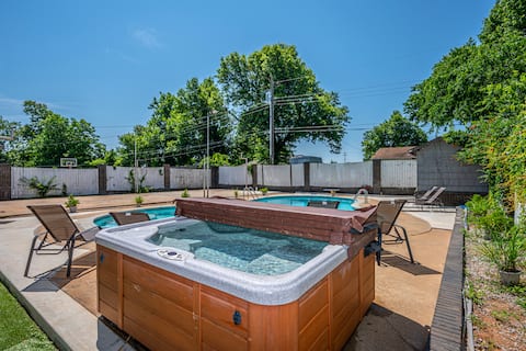 30 min to OU! 5BR with Private Pool and Hot Tub