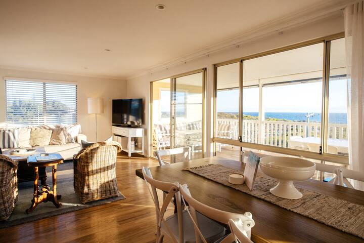 A little LUXE & BIG views! Sleeps MAX 8, 5/6 Beds