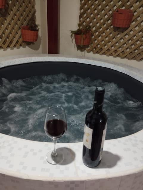 "Kovan" house, Jacuzzi & comfort