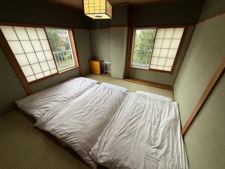 საძინებელი 4