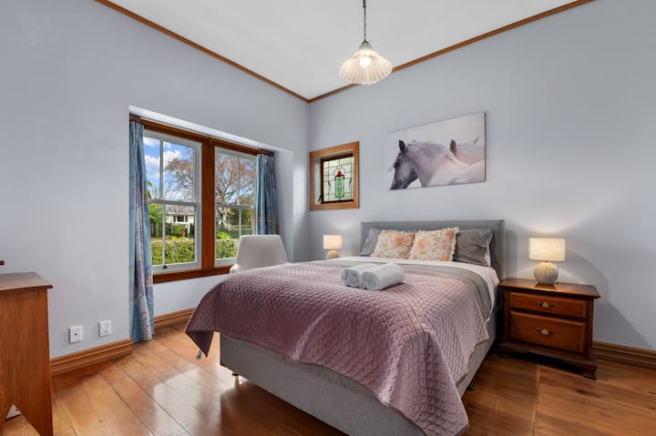 Attractive , Tasteful, Welcoming Home. - 羅托路亞