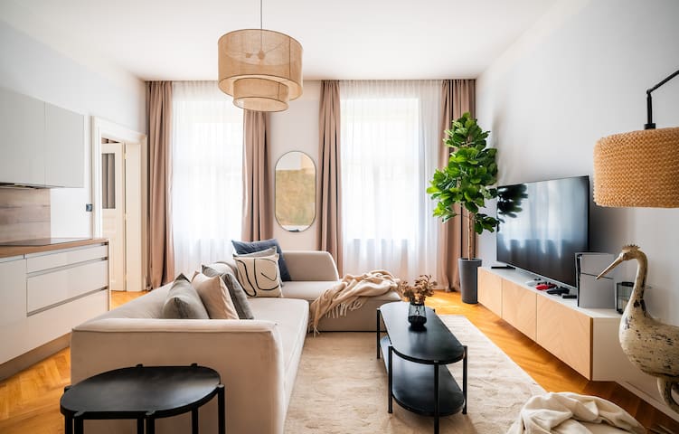 3BR+2.5Bath Heaven of Harmony #2 Theater V!EW