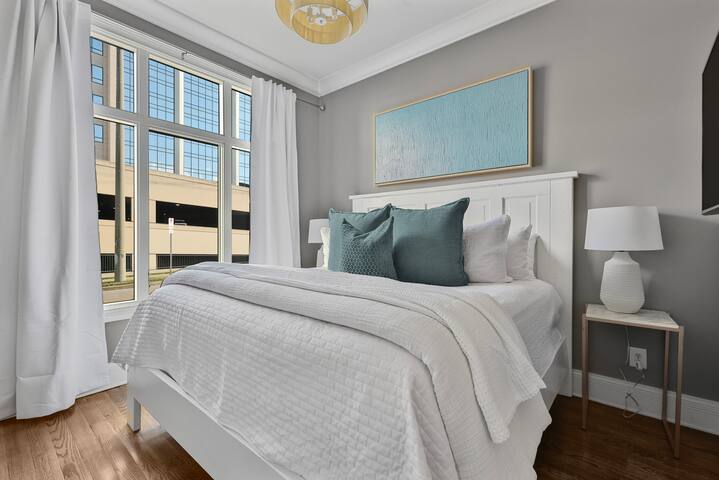 The Vanderbilt House – 1 mi to Broadway/7 Beds! gallery image 2
