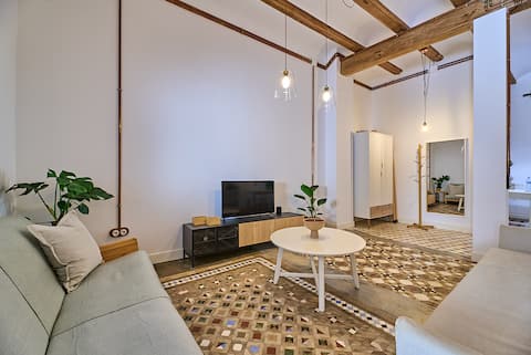 Top Airbnb: Sunlit Historic loft in Valencia Center. en La Saïdia