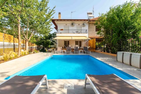 Heated Pool Villa in Thessaloniki - Urban Oasis