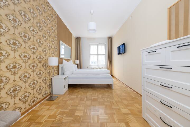 time4staying 160sqm 5 BR Banksy apartment at Hbf