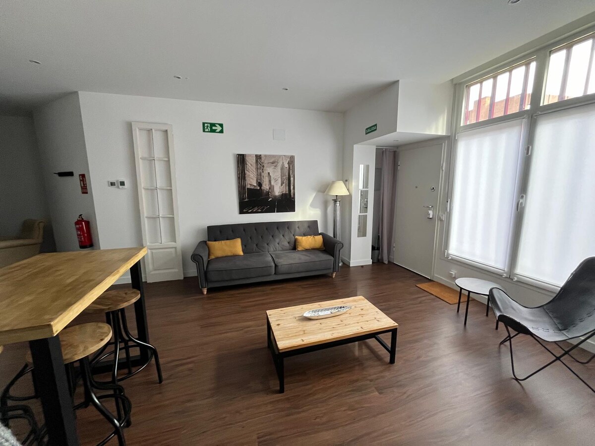 Top performing Airbnb: Apartment-A in airport area in Barajas