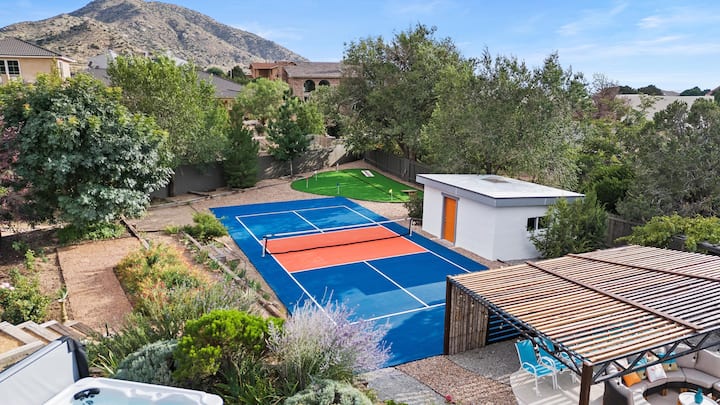 5 Bedroom, Pool, Hotub, Pickleball, Gym, Putt Putt - Houses for