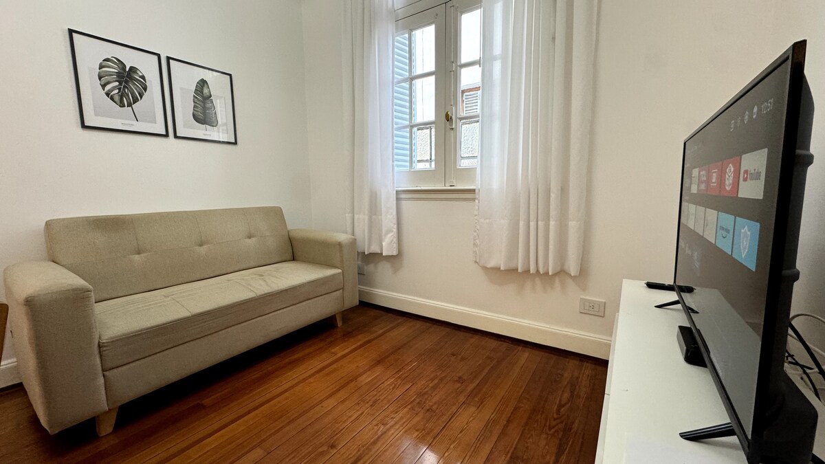 Top performing Airbnb: Obelisco 2, spacious and warm apartment in San Nicolás