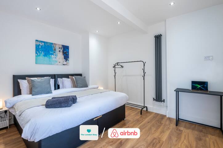 30%Off|4BdHs|London|Sleeps7|FreeParking|SuperKings gallery image 4