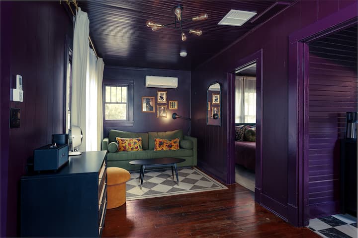 The Crow: Sophisticated East Hill Sanctuary - Pensacola, FL