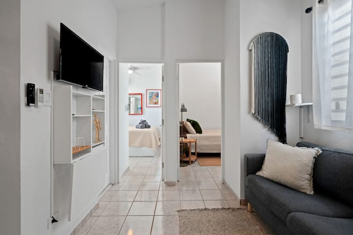 Walk To Beach & Free Gated Prkg [2 Bdrm/renovated] - Puerto Rico