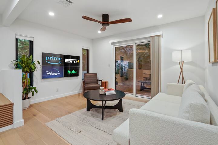 Entire Fourplex for Friends & Family! gallery image 3