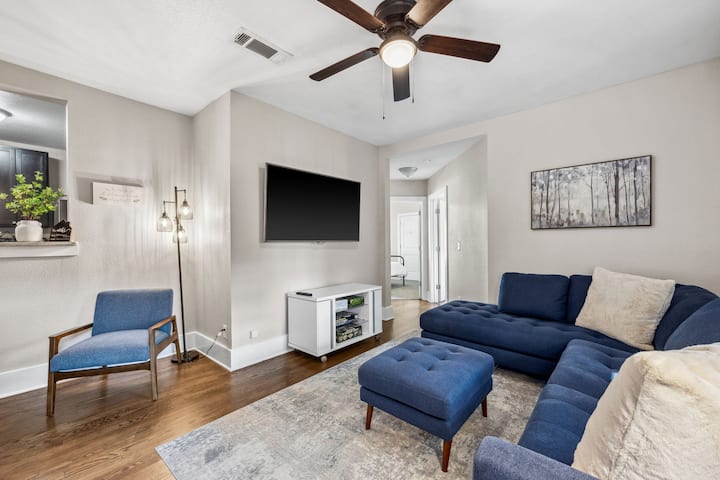 Charming Bungalow | Walk To Historic Square - McKinney, TX