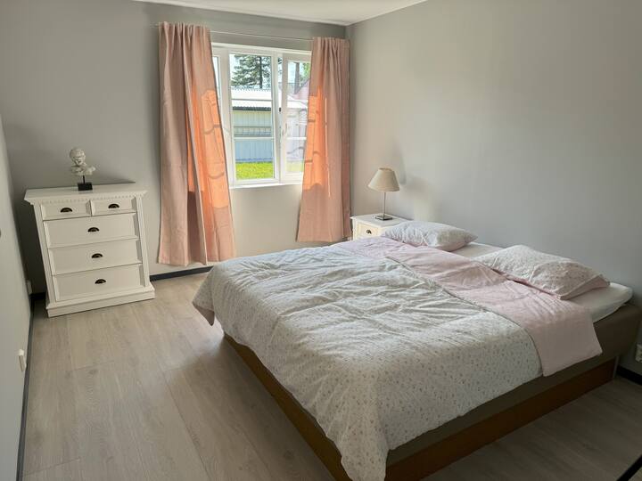 Cama grande, 180x200 cm