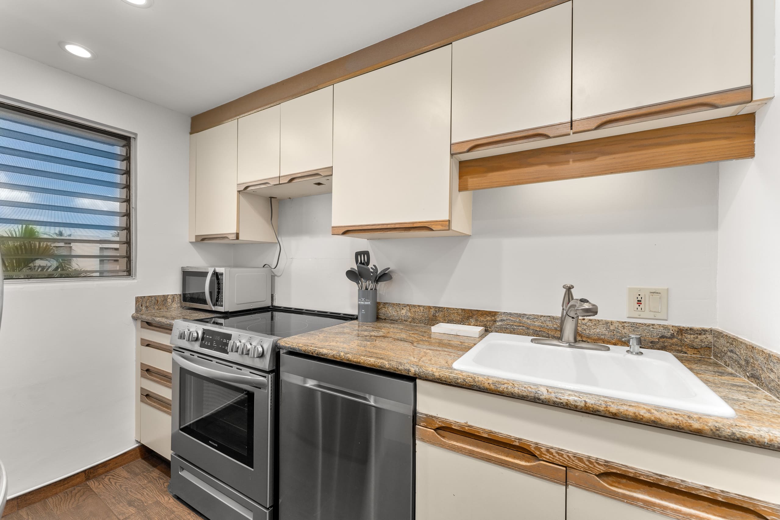 Home in Kihei · ★4.44 · 2 bedrooms · 3 beds · 2 baths - Image 13