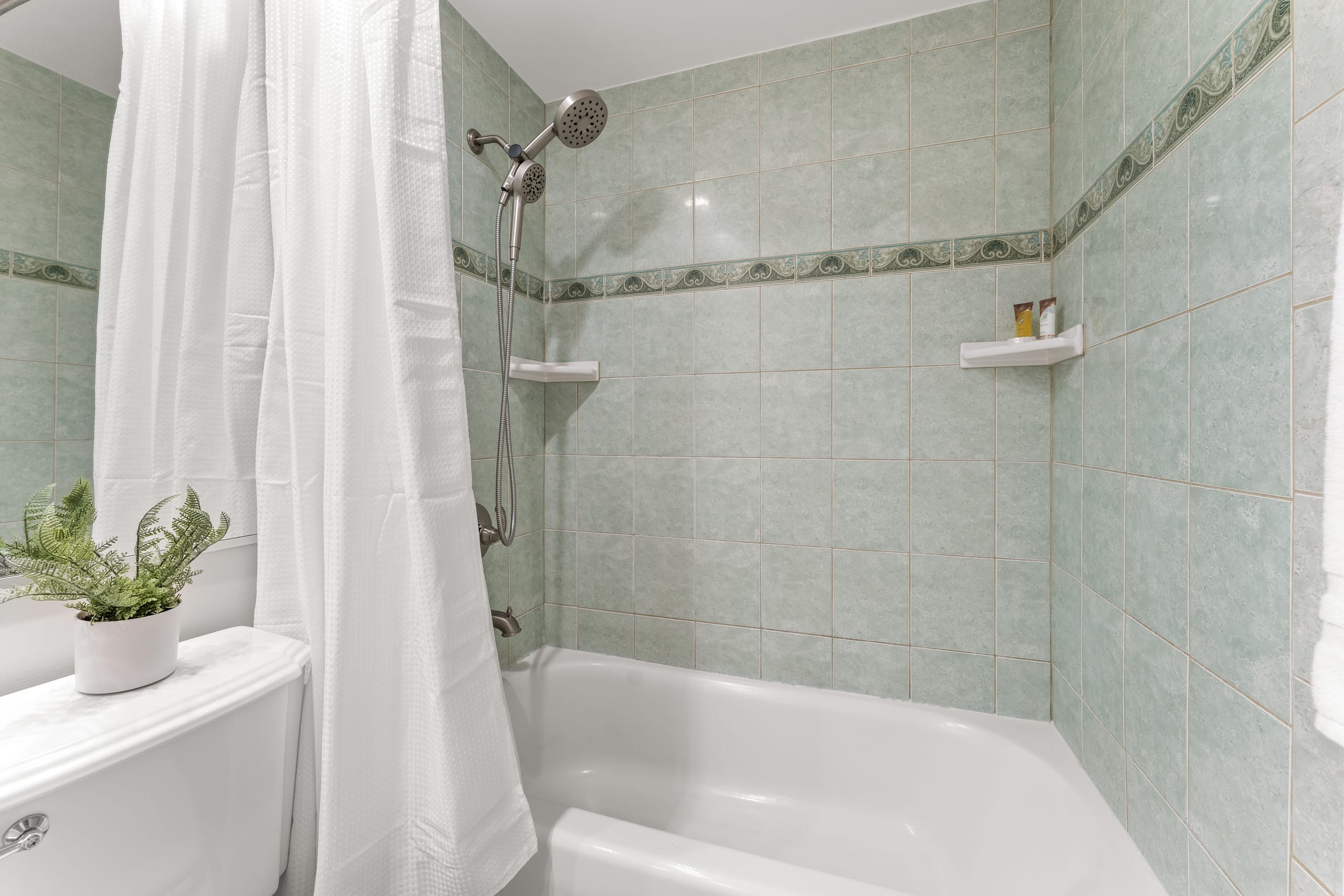 Home in Kihei · ★4.44 · 2 bedrooms · 3 beds · 2 baths - Image 44