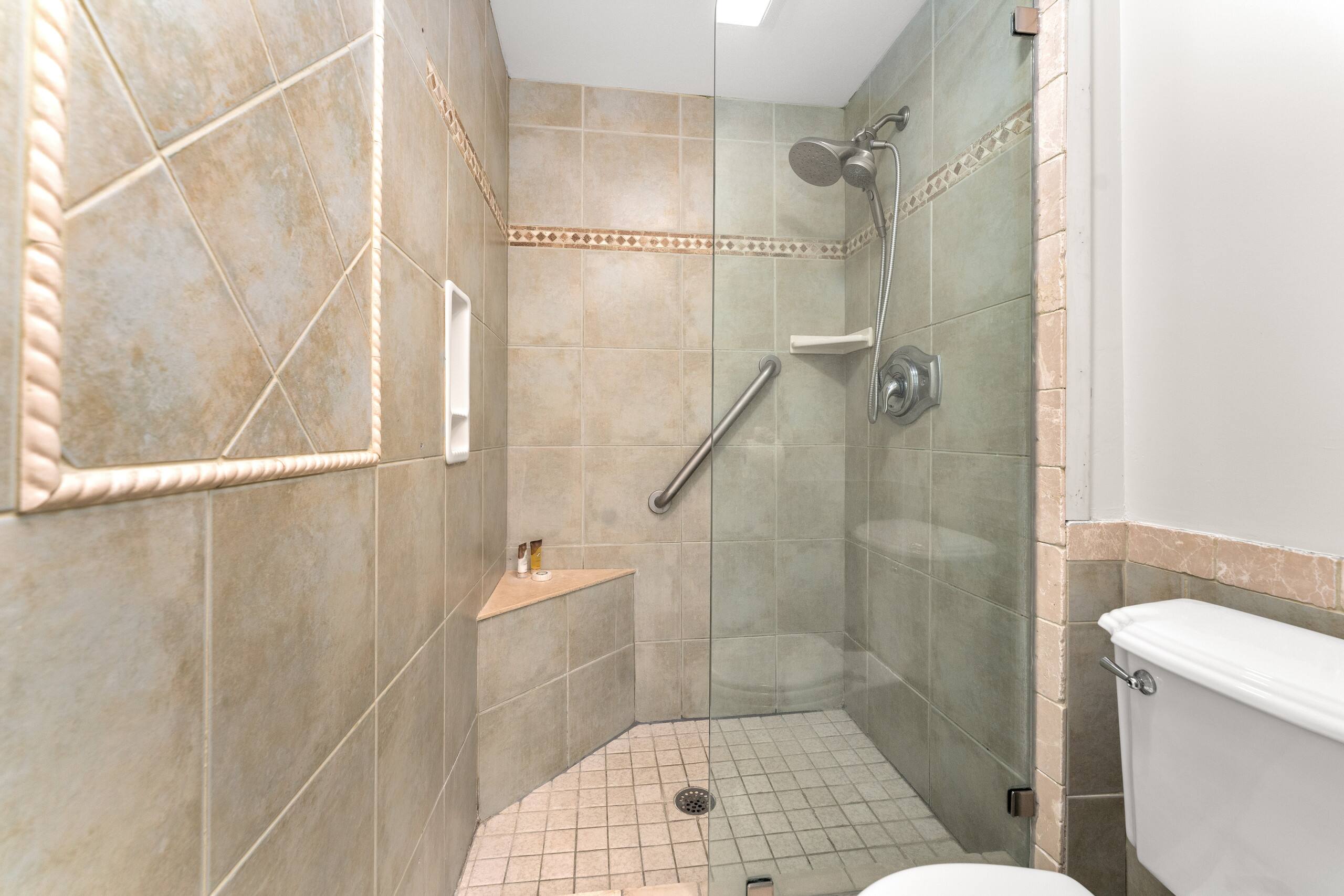 Home in Kihei · ★4.44 · 2 bedrooms · 3 beds · 2 baths - Image 43