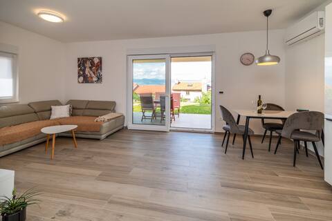 Top Airbnb: Apartments Krtica 1 in Općina Vrbnik