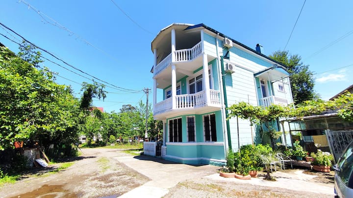 Zauri Neli 3-storey house by the sea with a garden