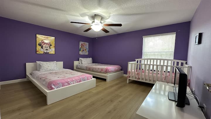 Dhoma jonë e rehatshme për fëmijë binjakë