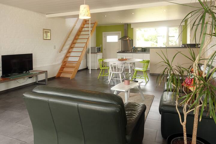 Maison Confortable Pour 3 Personnes Avec Jardin - Roeselare