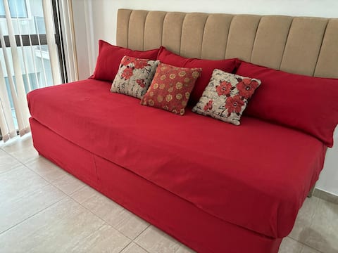 Top performing Airbnb: Modern central apartment in Departamento San Rafael