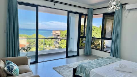 Serene Beach Apartment
