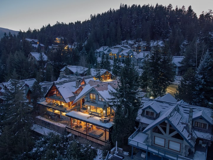 Heron Views | Whistler Village | Stunning Views - Houses for Rent
