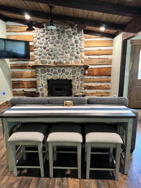 Top Airbnb: Bendy's Cabin @ Bass Lake Heights in Fresno