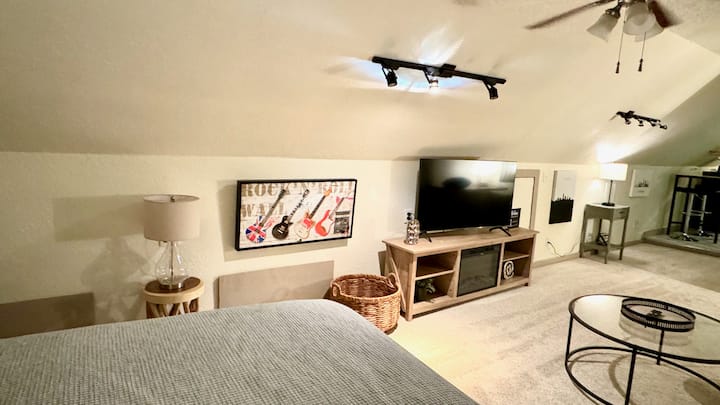 Cle Rock-n-roll Suite 1 Bdrm - Bedford, OH