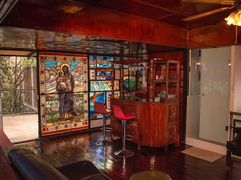 Top Airbnb: Cozy Stained Glass Apartment in CDMX in Azcapotzalco