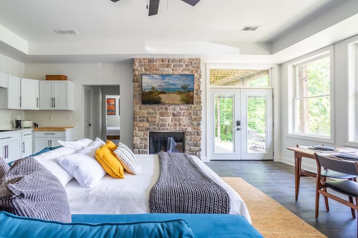 Lakeside Dome Retreat W Hot Tub Near Indiana Dunes - Valparaiso, IN