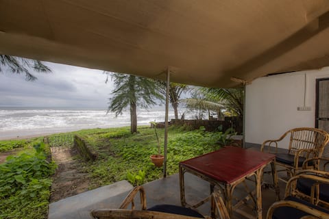Talpona 2bhk Seaview 2bhk Beach VIlla w.wifi prkin