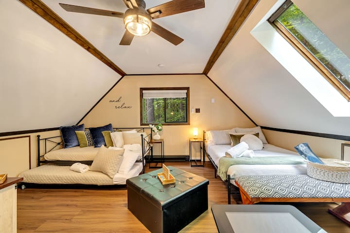 לופט עם 3 מיטות שינה, משחקי לוח ושולחן ארקייד מדהים