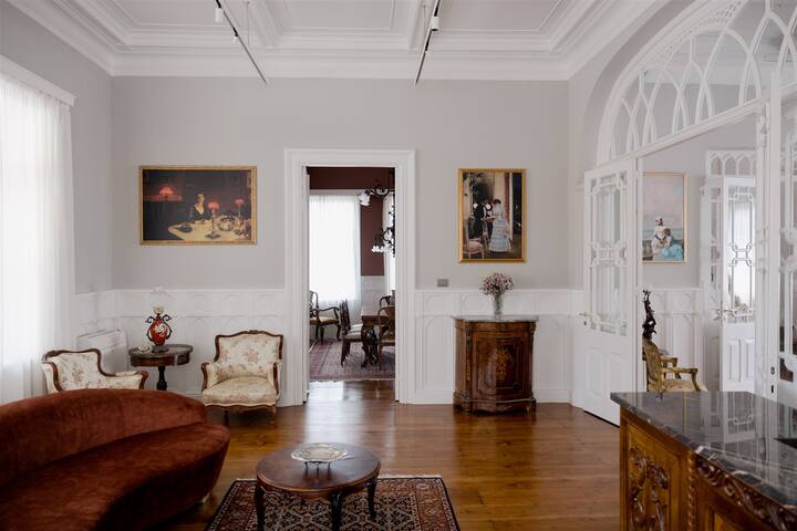 Victoria Mansion Luxurious Neoclassical Experience gallery image 3